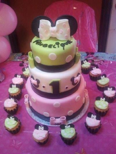 Minnie Mouse - Cake by TAINAKITCHEN