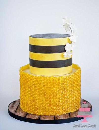 Texas State Fair- Bee Exhibit - Cake by Carmen 