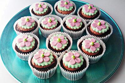 choco-almond cupcakes - Cake by Princess of Persia