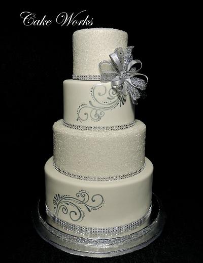 Sparkling New Year's Eve Wedding - Cake by Alisa Seidling