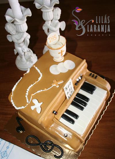 An organ for First Communion - Cake by Lilas e Laranja (by Teresa de Gruyter)