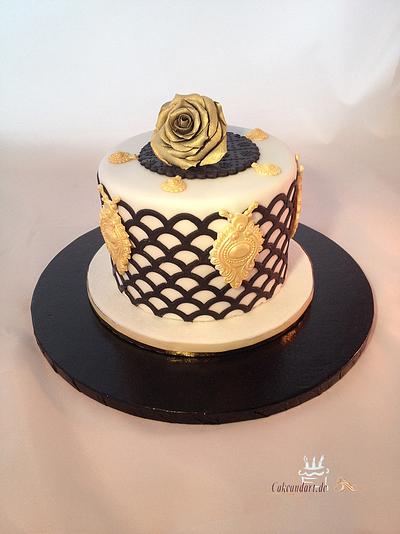 Black-white and gold  - Cake by Daniela