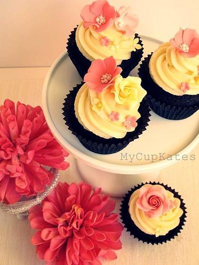 Flower Cupcakes - Cake by Kate Kim