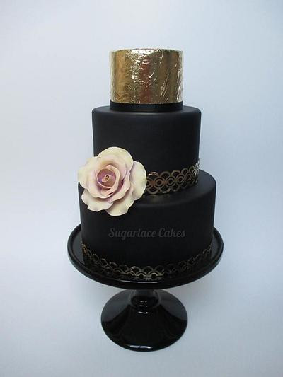 b l a c k & g o l d - Cake by Sugarlace Cakes