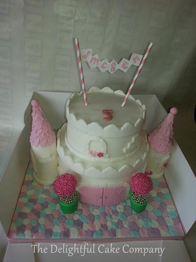Castle Cake - Cake by lesley hawkins