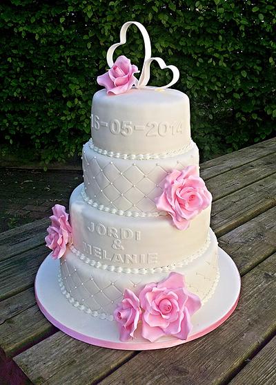 White wedding cake with pink roses - Cake by dezoetetaart