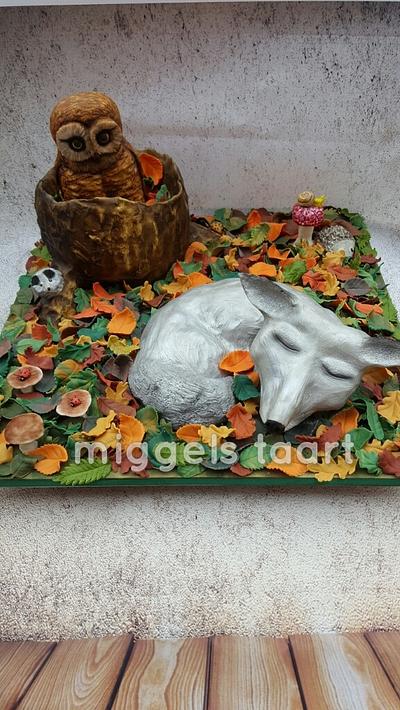silver fox sleeping in the wood - Cake by henriet miggelenbrink