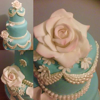 Tiffany blue  - Cake by Lorna