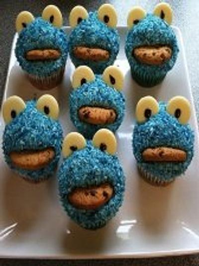 Cookie Monster cupcakes  - Cake by Sarah Mitchell