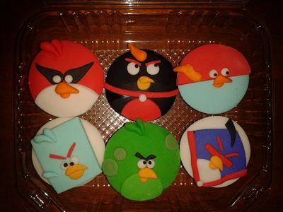 Space angry birds cupcakes - Cake by Adriana Vigas