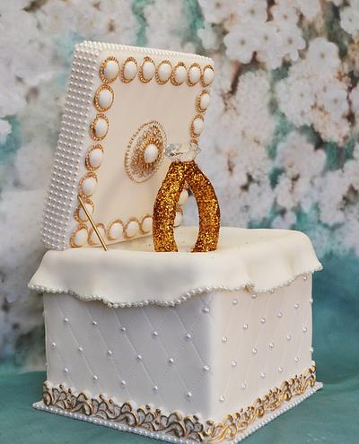 Ring Cake Box - Cake by Lea's Sugar Flowers