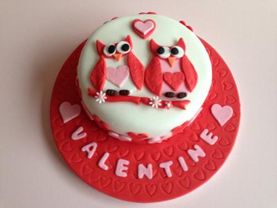 Valentine Owls - Cake by Carolyn