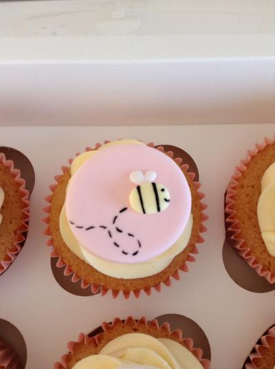 Baby shower cupcakes  - Cake by Tiggylou's cakes 