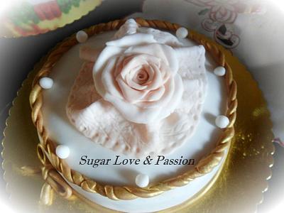 Rose cake lace - Cake by Mary Ciaramella (Sugar Love & Passion)