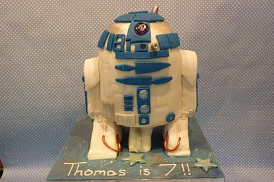 R2D2 - Cake by Dawn and Katherine