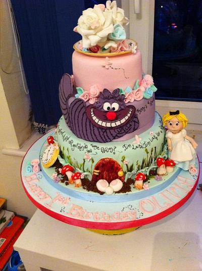 Alice in Wonderland - Cake by missbrianab