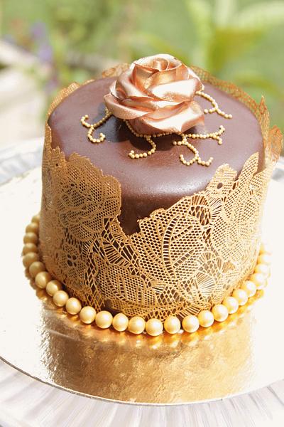 Decadent gold and chocolate mini cake - Cake by Artym 