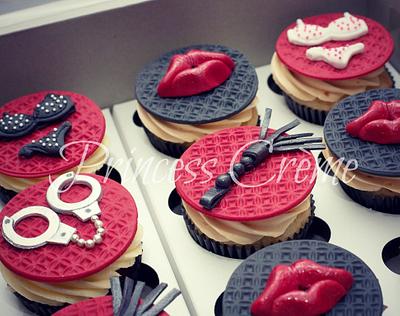 Bachelorette - Kinky cupcakes - Cake by Princess Crème