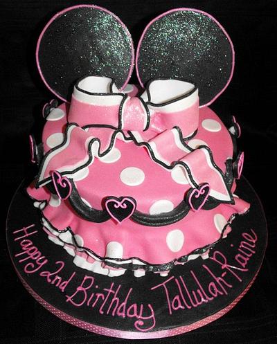Minnie Mouse cake - Cake by Dee