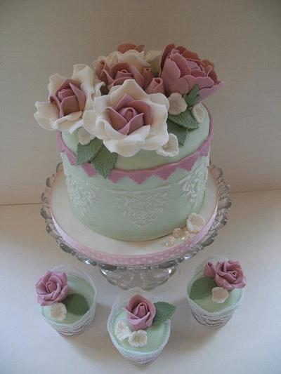 Cottage rose garden cake - Cake by MrsBrowns