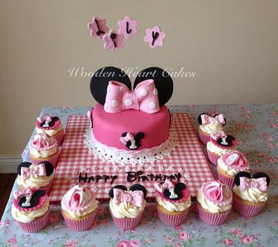 Minnie Mouse Cake & Cupcakes - Cake by Wooden Heart Cakes