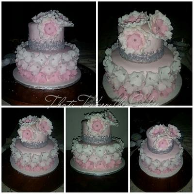 pink and white cake  cupcakes - Cake by Tasneem Latif (That Takes the Cake)