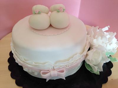 Peony and little shoes - Cake by Nennescake