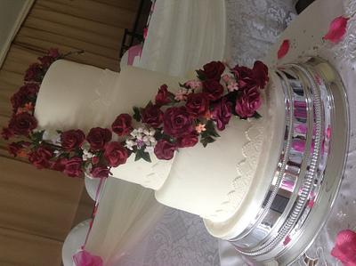 Flower paste spray wedding cake - Cake by Marge