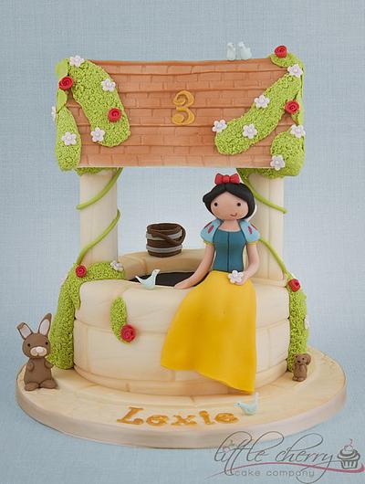 Snow White and the Well - Cake by Little Cherry