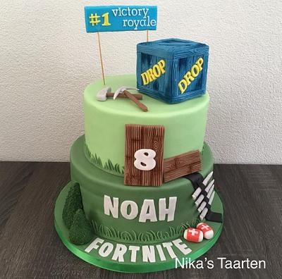 overschrijving verkopen homoseksueel Fortnite birthday cake - Decorated Cake by Nika's Taarten - CakesDecor