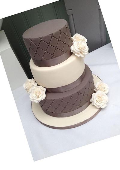 Wedding cake taupe - Cake by Cake Garden 