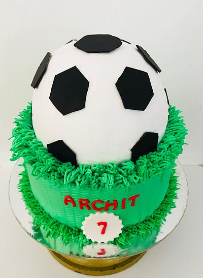 Football theme cake  - Cake by Creamyumm