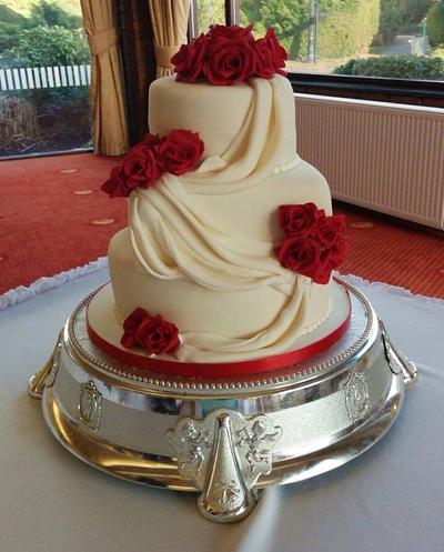 Wedding cake - Cake by Kake and Cupkakery