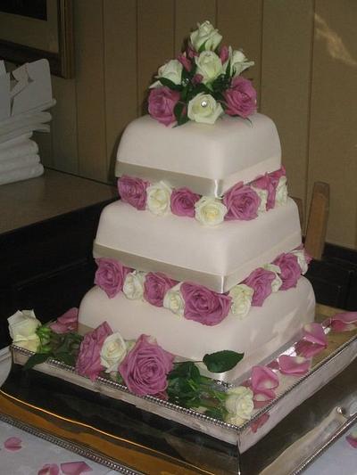 Classic Wedding Cake - Cake by femmebrulee