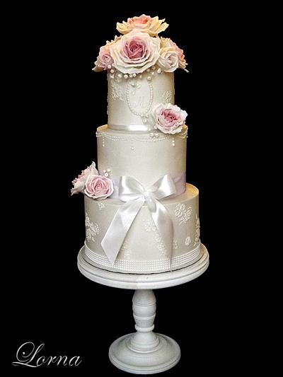 Vintage wedding cake.. - Cake by Lorna