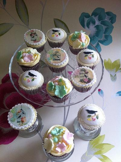 Song Birds & Flowers  - Cake by Chrissy Faulds