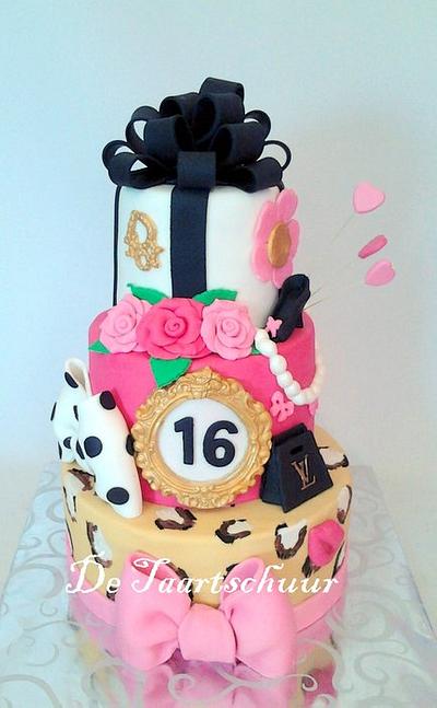 Sweet sixteen  - Cake by deborah de jong