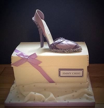 Jimmy choo shoe and shoe box cake - Cake by Sugarnanna