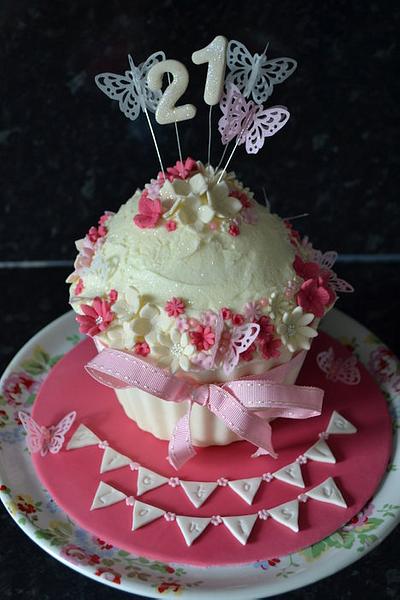 21st Birthday Giant Cupcake - Cake by Caroline Gregory
