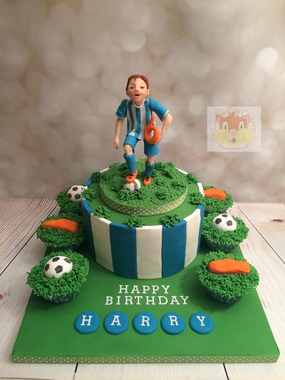 Football player - Cake by Elaine - Ginger Cat Cakery 