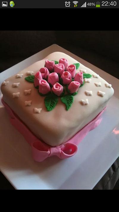 Pink rose bud - Cake by Edelcita Griffin (The Pretty Nifty)