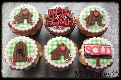 New home cakes - Cake by Mrs Cakey