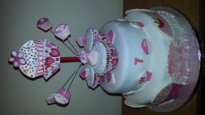 cupcake surprise - Cake by Karen Stockman