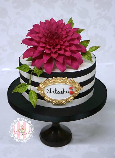 Beautiful dahlia  - Cake by Sweet Surprizes 