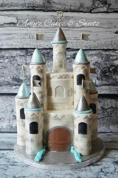 a beautiful castle - Cake by Amy'z Cakez & Sweetz