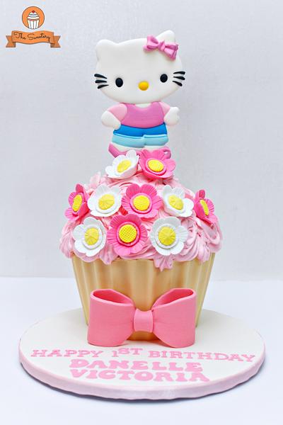 Hello Kitty Giant Cupcake - Cake by The Sweetery - by Diana