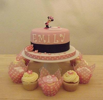 Minnie Mouse - Cake by The Buttercream Pantry
