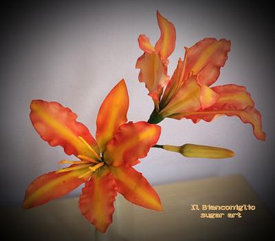 My orange Lily flowers - Cake by Carla Poggianti Il Bianconiglio