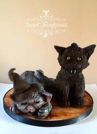 Halloween Kittens - Cake by Sweet Foxylicious
