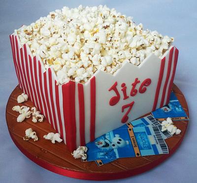 Popcorn tub - Cake by Jan
